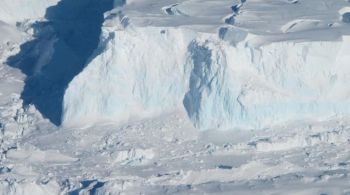 A conhecida como "geleira do Juízo Final" pode vir abaixo e aumentar os níveis dos oceanos rapidamente, caso a placa se fragmente