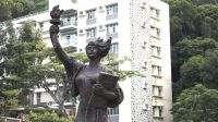 Monumentos de protestos da Praça da Paz Celestial são retirados em Hong Kong