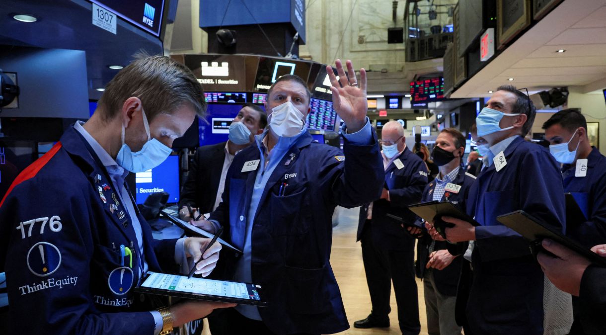 Investidores estão avessos a risco antes de reunião do Fed