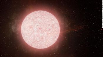 Astrônomos foram inicialmente alertados de uma atividade estelar incomum 130 dias antes da estrela se tornar uma supernova