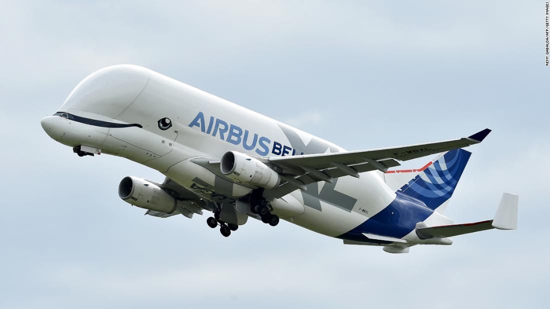 O avião Airbus Beluga em forma de baleia, comumente usado para transporte de carga