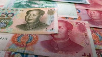 Queda ocorre apesar do Banco Popular da China alertar os comerciantes na quarta-feira (28) para não apostarem na contínua depreciação da moeda