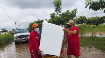 Governo do estado afirmou que distribuirá cestas básicas e medicamentos para pessoas prejudicadas pelas tempestades