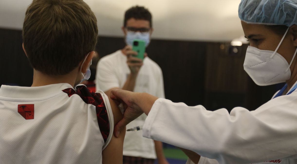 Vacinação de crianças contra a Covid-19 no Rio de Janeiro