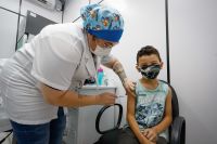 Pandemia leva a maior retrocesso em vacinação em 3 décadas, informam OMS e Unicef