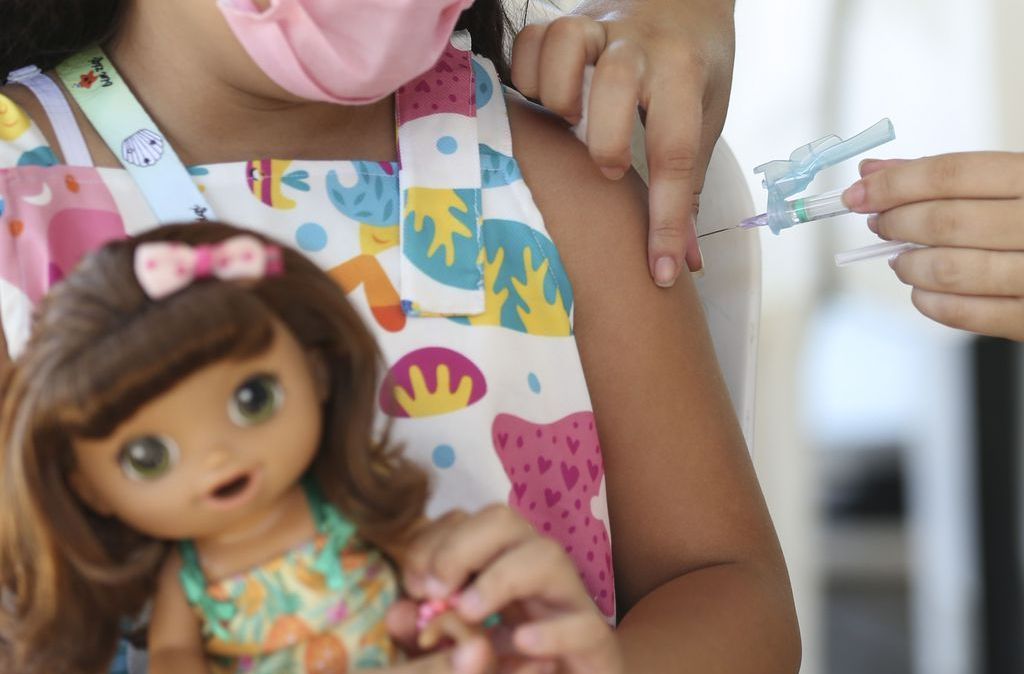 Vacinação de crianças contra a Covid-19 teve início em 17 de janeiro no Rio de Janeiro