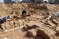 Construtores encontram cemitério romano de 2.000 anos em Gaza