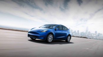 Movimento ocorre meses após a Hertz anunciar seu pedido de compra de 100 mil carros elétricos da Tesla, principalmente os veículos Model 3