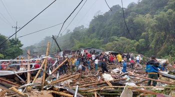 Outras 35 pessoas ficaram feridas após deslizamento de um morro que soterrou várias casas em uma cidade no centro da Colômbia