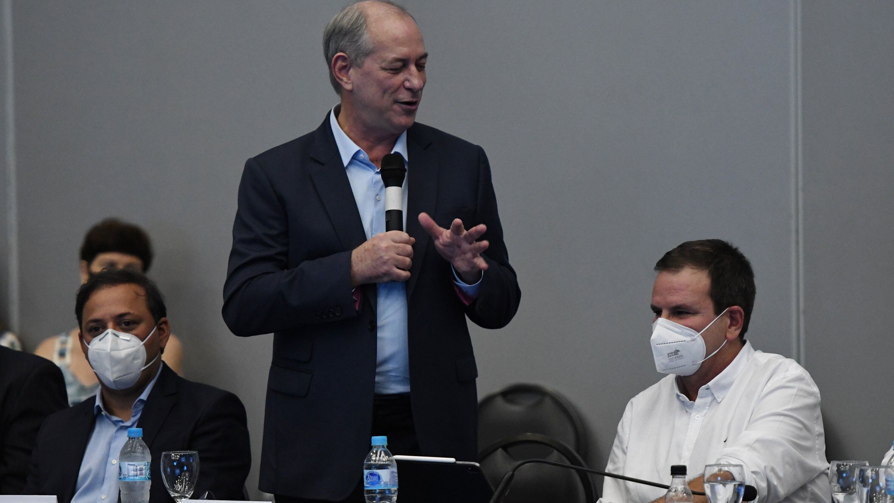 O presidenciável Ciro Gomes (PDT) participa da reunião que o prefeito do Rio de Janeiro, Eduardo Paes (PSD), fez com seu secretariado