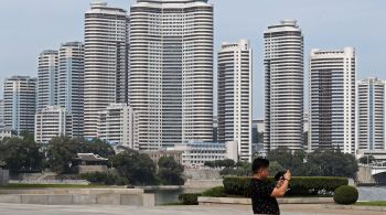 Líder norte-coreano Kim Jong Un prometeu a construção de 50 mil novas casas na capital Pyongyang até 2025