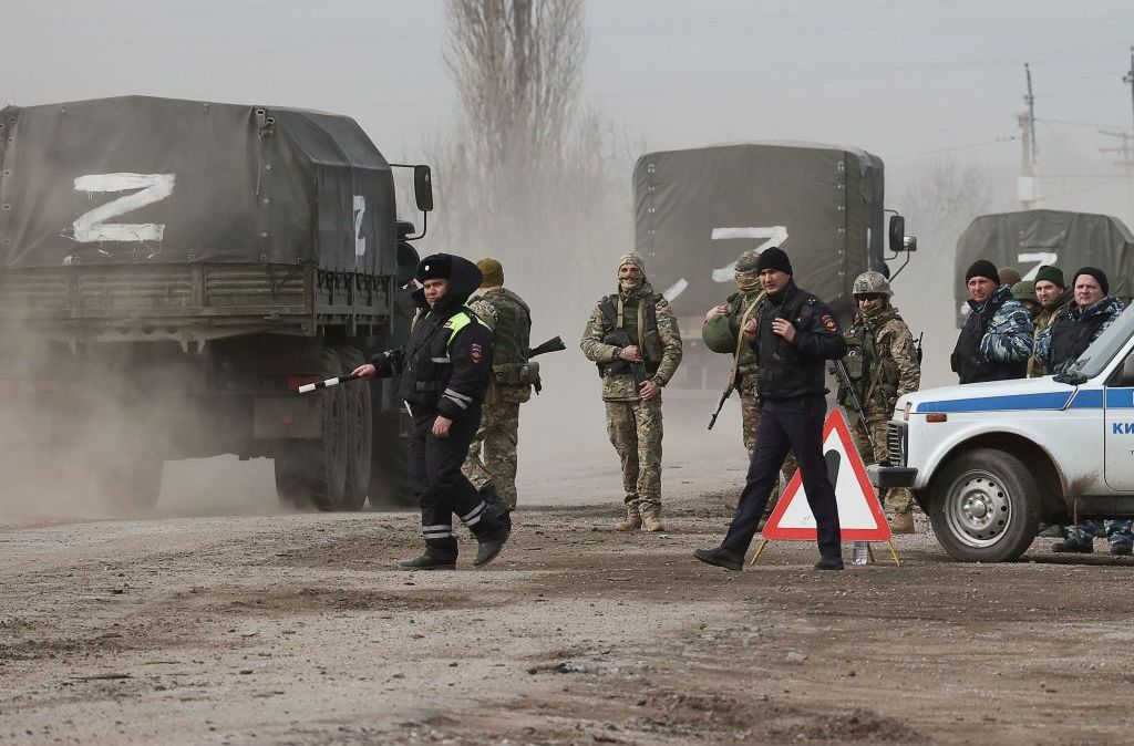 Caminhões do exército russo que participam da invasão da Ucrânia