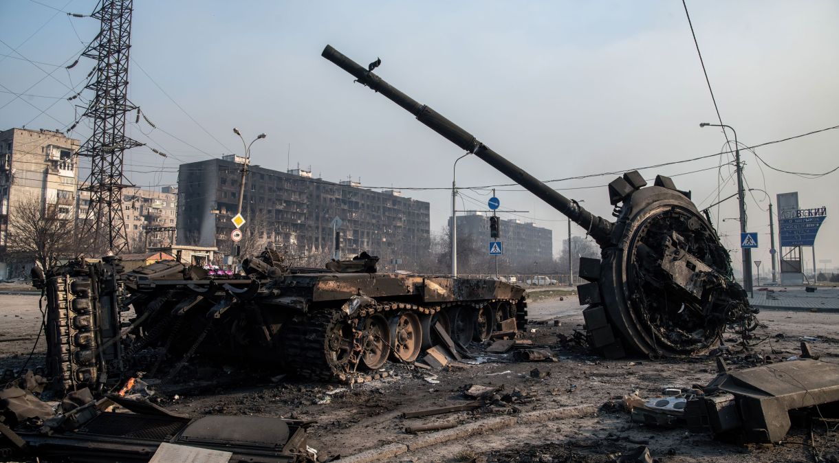 Tanque de guerra russo destruído na Ucrânia