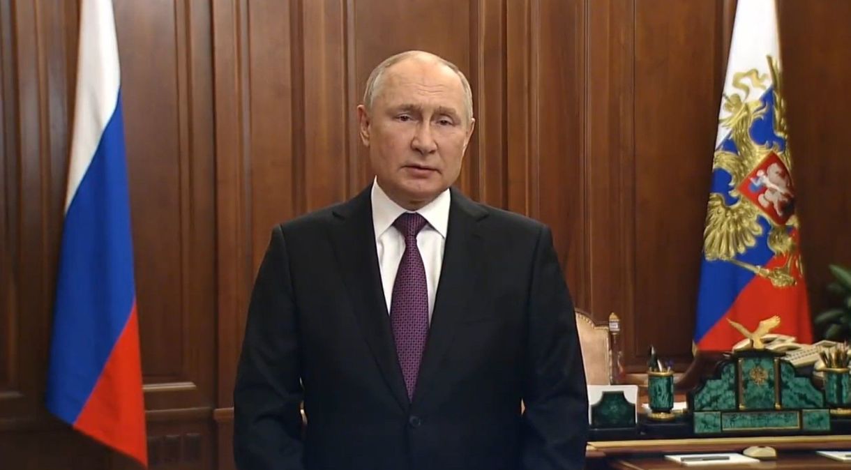 Putin em mensagem do Dia do Defensor da Pátria.