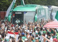 Com festa da torcida, Palmeiras embarca para disputar Mundial nos Emirados Árabes