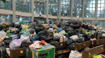 Devastada pela chuva, cidade já recebeu mais de 300 toneladas de doações