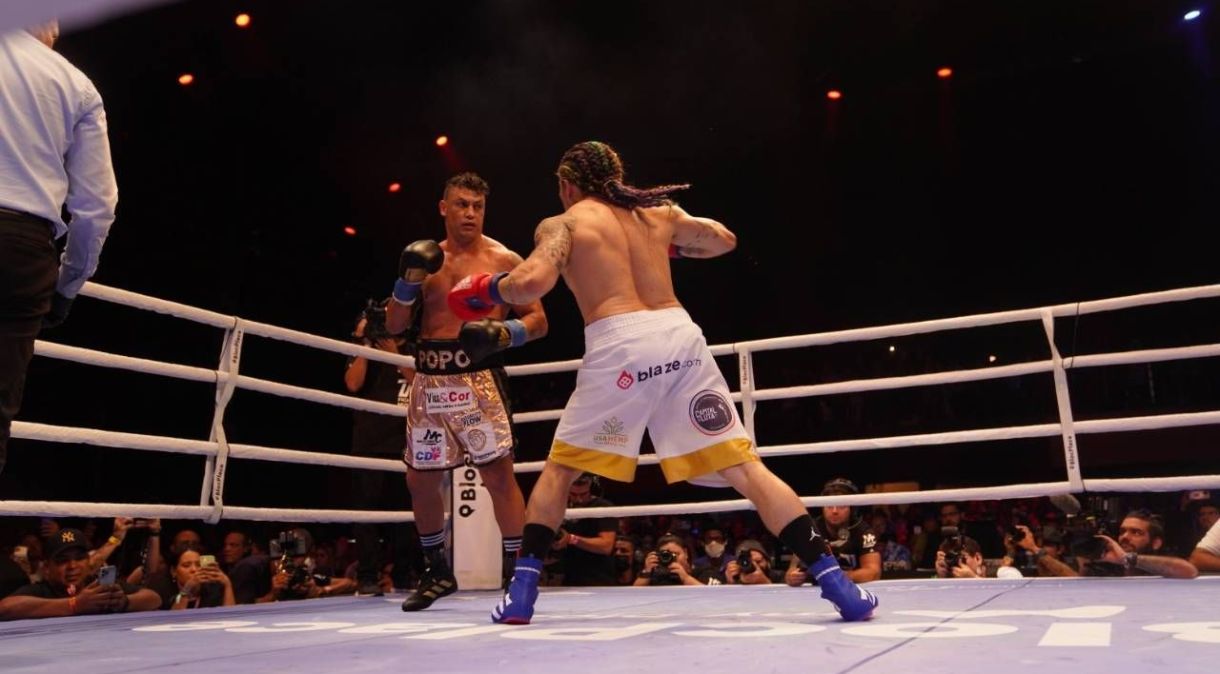 O ex-campeão mundial de boxe Popó dominou a luta exibição contra o youtuber Whindersson Nunes