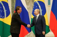 Em telefonema a Bolsonaro, Putin garante envio de fertilizantes ao Brasil