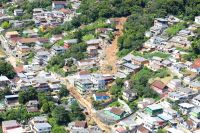 Petrópolis: ocupação de áreas irregulares acelerou desde 1985, diz especialista