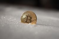 Queda do bitcoin gera discussão sobre novo “inverno cripto”; entenda