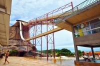 Polícia de Goiás realiza perícia em parque aquático onde criança morreu