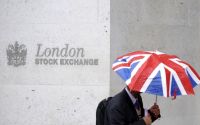 Bolsas da Europa fecham em alta; índice de Londres bate 8 mil pela 1ª vez