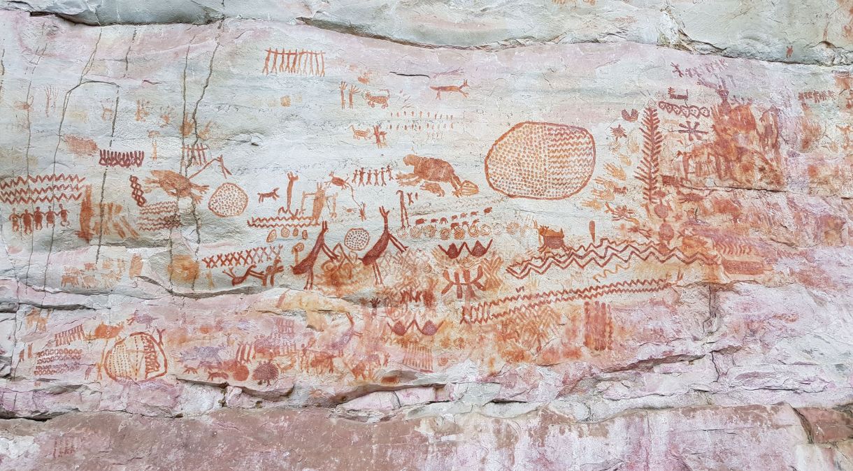 Pintura rupestre feita 12 mil anos atrás na América do Sul