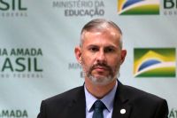 Victor Godoy é oficializado no lugar de Milton Ribeiro como ministro da Educação