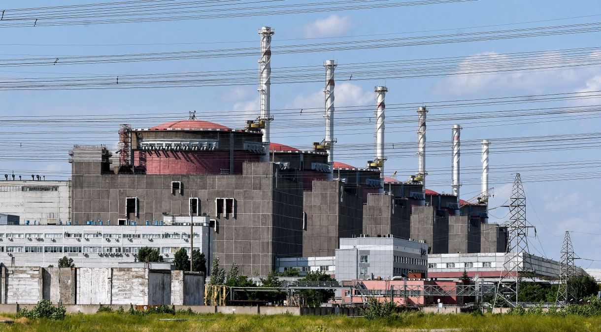Usina nuclear de Zaporizhzhia, na Ucrânia, é a maior desse tipo na Europa