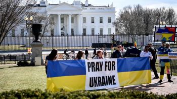 Estados Unidos rejeitaram ideia polonesa de enviar caças; vice-presidente disse que país tem providenciado artilharia anti-tanque aos ucranianos
