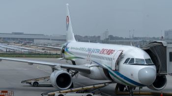 Boeing 737-800 da China Eastern Airlines caiu nesta segunda-feira (21), com 132 pessoas, nas montanhas da região de Guangxi, no sul do país asiático 