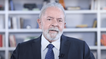 Ex-presidente afirmou em entrevista à rádio Itatiaia que tem os meses de março e abril para esperar "janelas dos partidos"