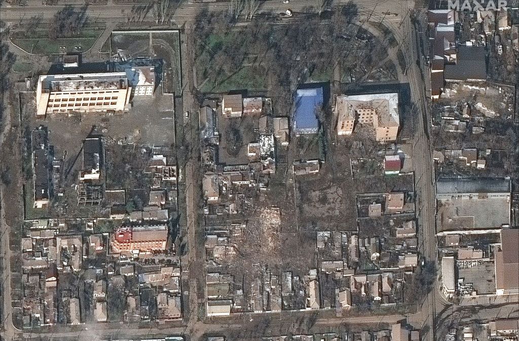Imagens de satélite Maxar mostram destruição de mercearias e shopping centers no oeste de Mariupol, Ucrânia