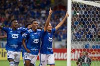 Com dois de pênalti, Cruzeiro goleia Pouso Alegre e sobe para segundo no Mineiro