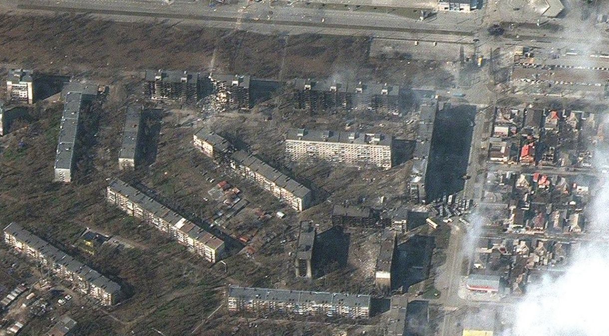 Imagens de satélite mostram Mariupol destruída