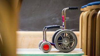 Relatório global aponta lacunas no acesso a produtos assistivos, como cadeiras de rodas, aparelhos auditivos ou aplicativos de apoio à comunicação e ao desenvolvimento