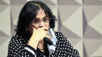 Publicações da ex-ministra nas redes sociais dizem que governo do ex-presidente tinha cartilha para ensinar jovens a fumar crack; defesa diz que se manifestará apenas nos autos do processo