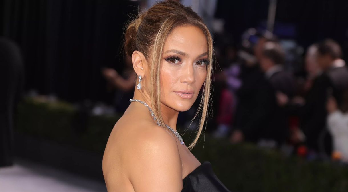 Jennifer Lopez tem uma carreira como atriz, mas, apesar de ser cantora, nunca atuou em musicais