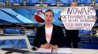 Jornalista que protestou contra guerra com cartaz na TV russa é condenada à revelia em Moscou