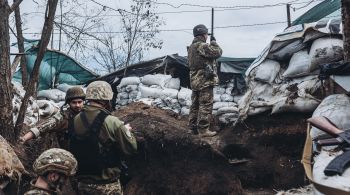 Rússia deve iniciar combate terrestre nos próximos dias, reforçando a necessidade de aumentar a munição de artilharia da Ucrânia, segundo membro do governo americano
