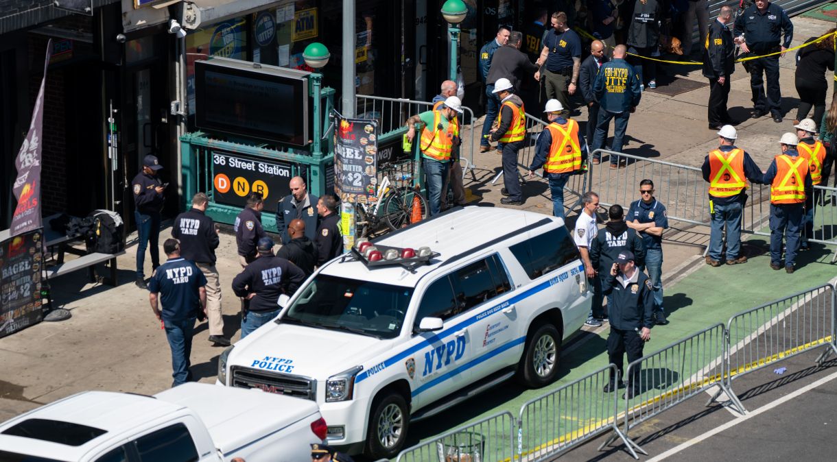 Estação de metrô no Brooklyn, em Nova York, ficou interditada após os ataques de terça-feira (12)