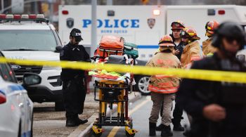 Policiais encontraram uma pistola, quatro granadas, um machado e a chave de uma van na estação do Brooklyn