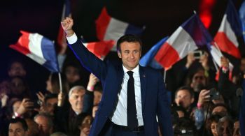 Presidente francês obteve 58,55% dos votos, sendo o primeiro líder a ser reeleito em 20 anos; em discurso de vitória, prometeu unir o país e disse que novo mandato não será de continuidade