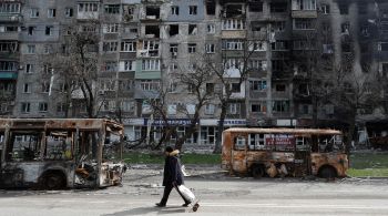 Funcionário disse que 200 moradores de Mariupol se reuniram para serem evacuados, mas que os militares russos disseram para eles se dispersarem