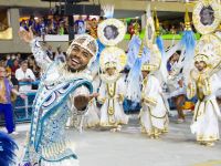 Homenagens às culturas negra e indígena marcam 2° dia de desfiles do grupo especial na Sapucaí