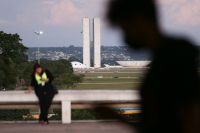 Corte de juros das dívidas é bom para estados e negativo para contas da União, dizem economistas