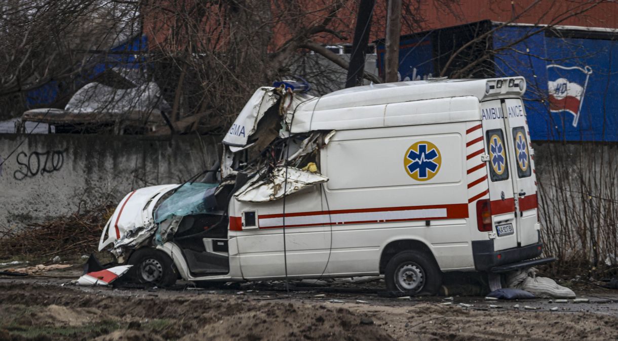 Danos de áreas de conflito na cidade de Bucha, na Ucrânia, em 03 de abril de 2022