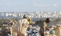 Governo planeja programa de benefício a catadores de recicláveis