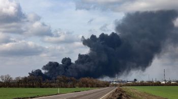 Forças russas afirmam ter controle da totalidade da refinaria e de metade da cidade de Lysychansk, enquanto Ucrânia diz que russos tiveram "sucesso parcial"