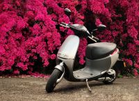 Com alta dos combustíveis, motos elétricas podem ser alternativa de transporte